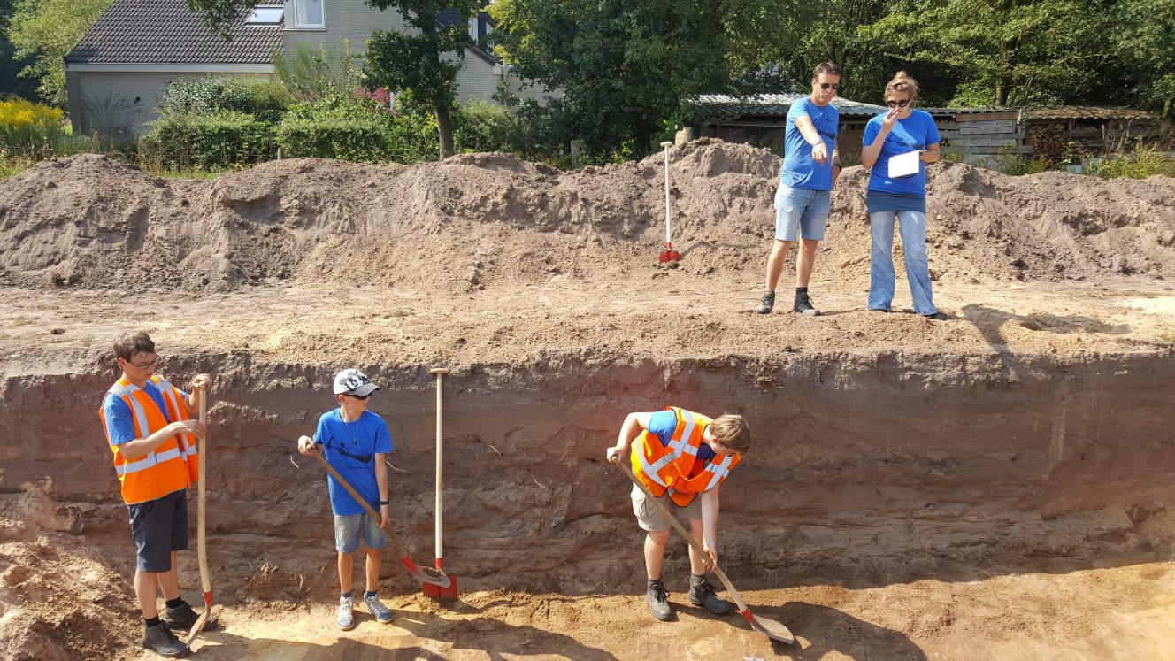 Het schatgraven in Ooster-Dalfsen in beeld